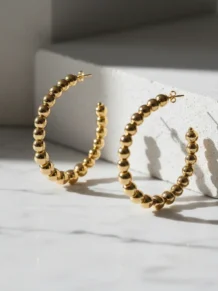 Brinco De Argola Com Bolinhas Folheado A Ouro 18k