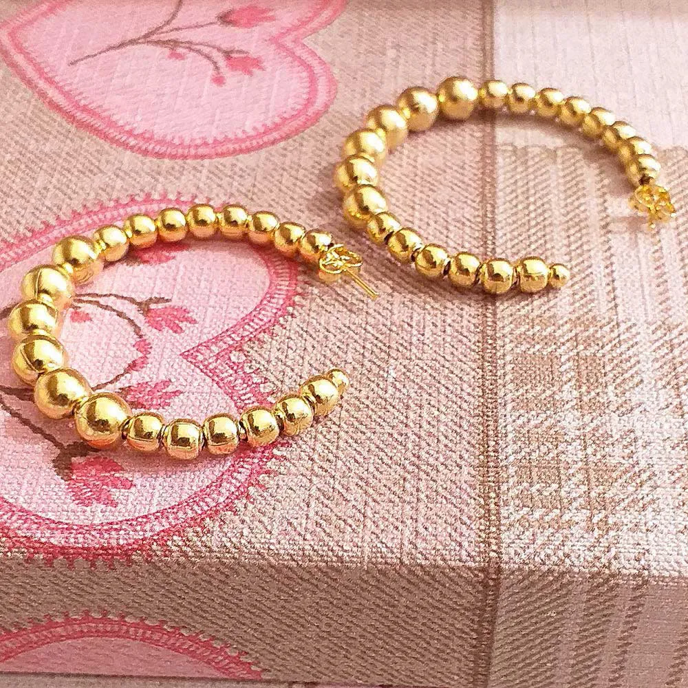 Brinco De Argola Com Bolinhas Folheado A Ouro 18k - Imagem 3