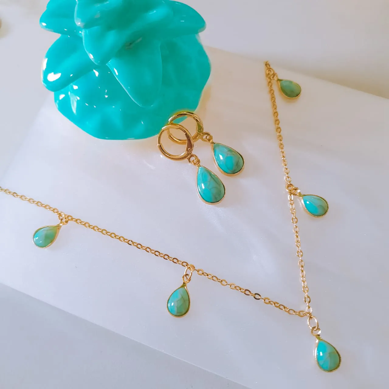 Conjunto Brinco E Colar Pingentes Gotas Turquesa Folheado A Ouro 18k