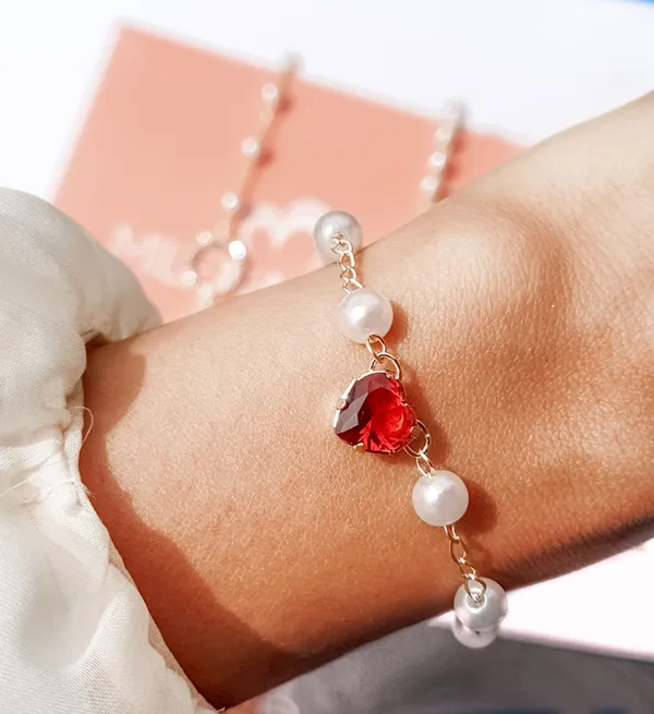 Pulseira Madrinha Coração Pequeno Com Pérola Folheado A Ouro 18k - Imagem 4