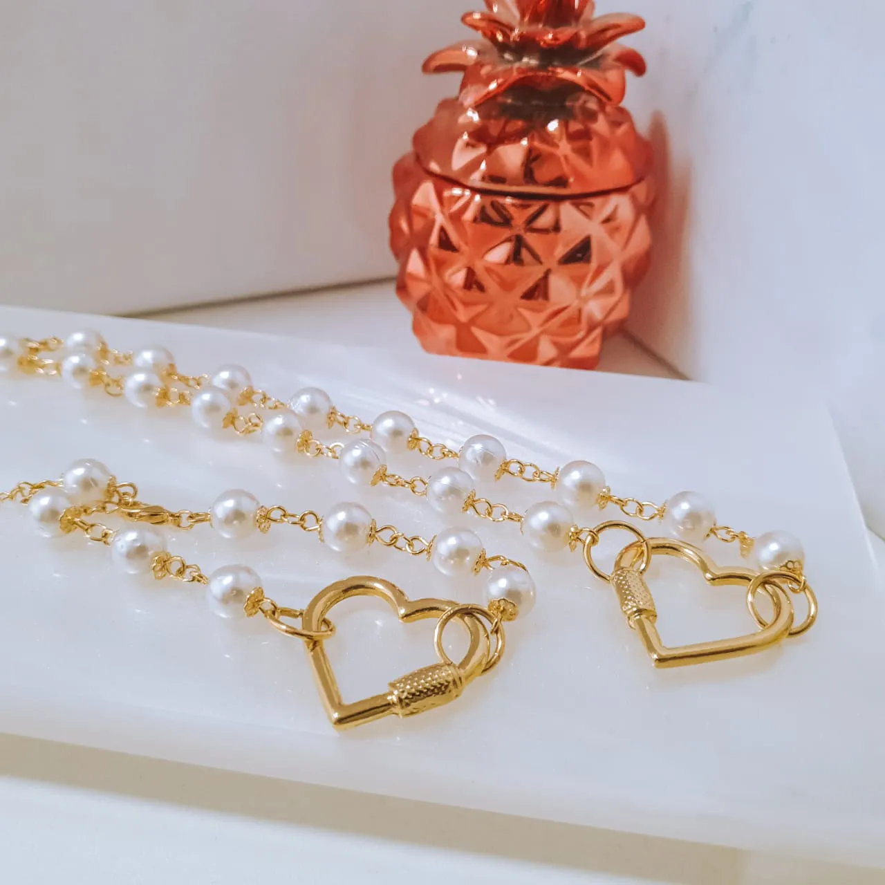Conjunto Colar Brinco E Pulseira Coração E Perolas Folheado A Ouro 18k - Imagem 4
