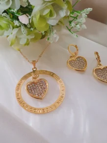 Conjunto Colar E Brinco Coração Com Strass Folheado A Ouro 18k