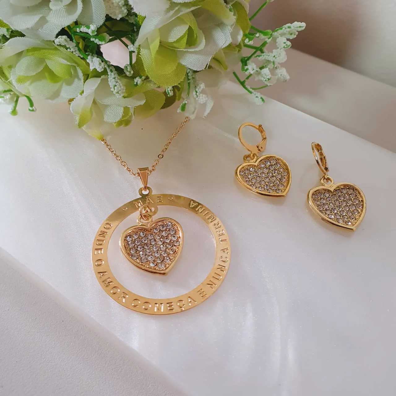 Conjunto Colar E Brinco Coração Com Strass Folheado A Ouro 18k