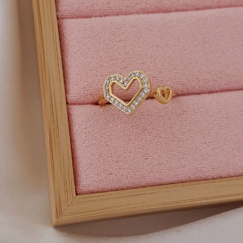 Anel Regulável Detalhe Coração Strass com Micro Zircônia Folheado (Alta fusão) Dourada em Flash Ouro 18k
